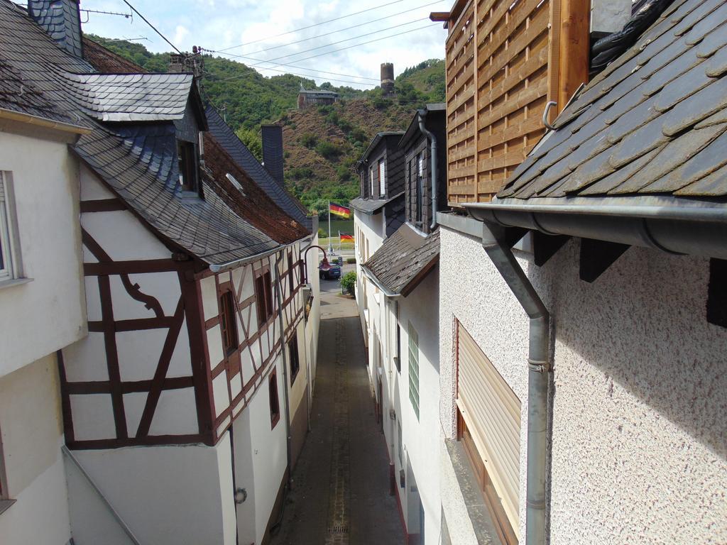 Ferienwohnung Bergblick /Moseltal Burgen  Exterior foto